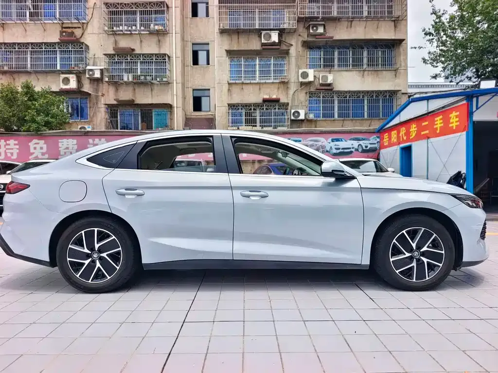 BYD Qin L — фото 8