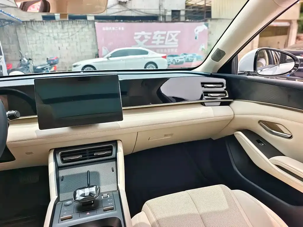 BYD Qin L — фото 10