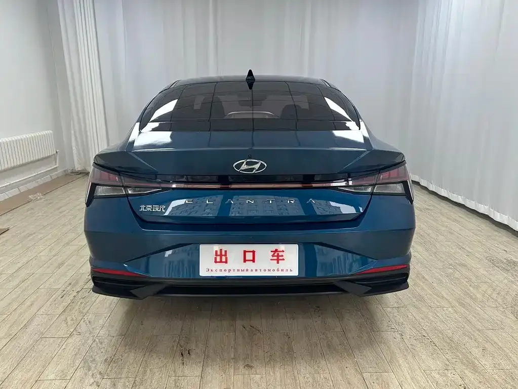 Hyundai Elantra — фото 8