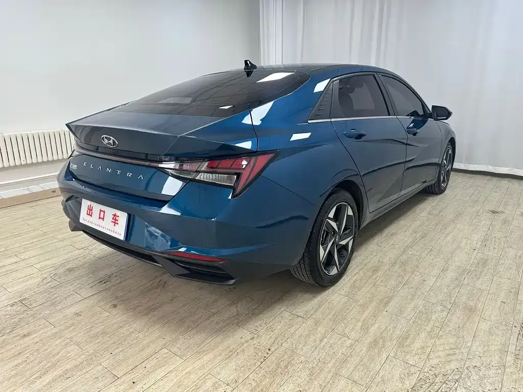 Hyundai Elantra — фото 7