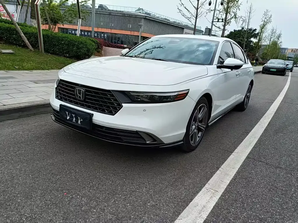 Honda Accord — фото 1