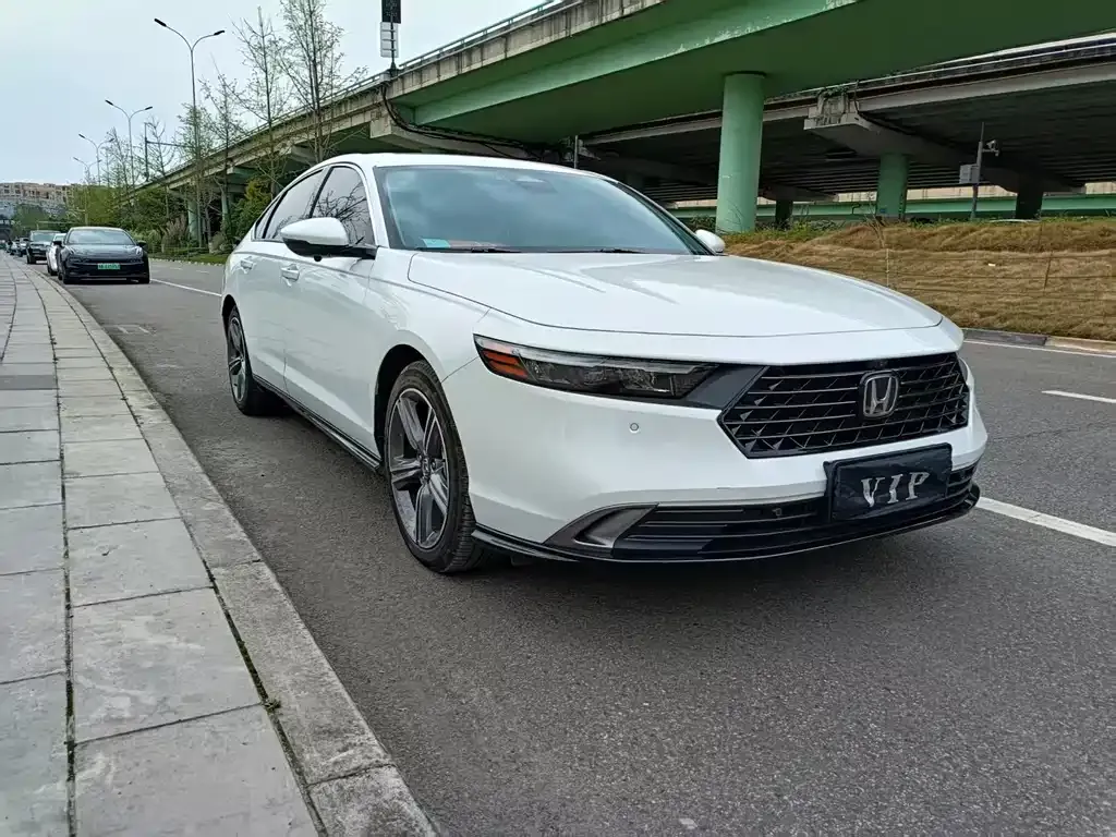 Honda Accord — фото 9