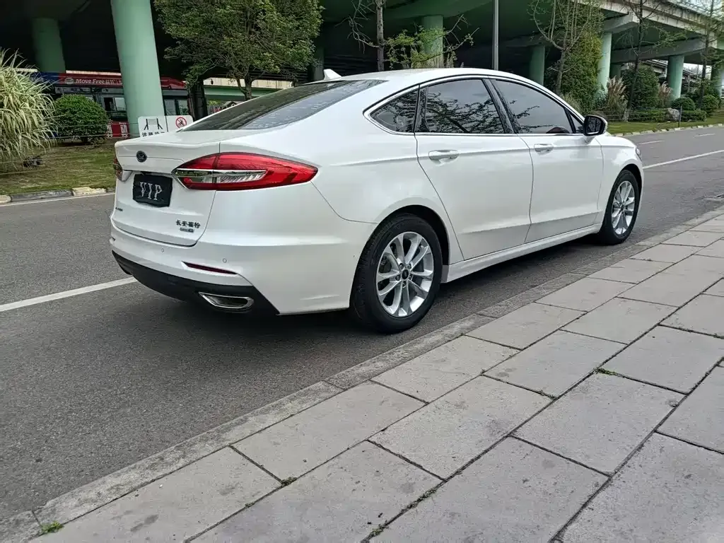 Honda Accord — фото 10