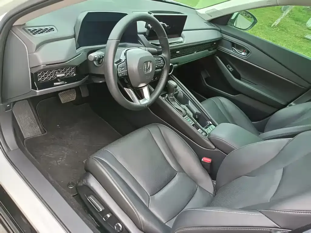 Honda Accord — фото 8