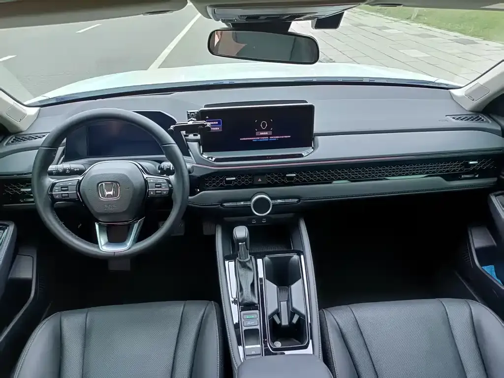 Honda Accord — фото 4