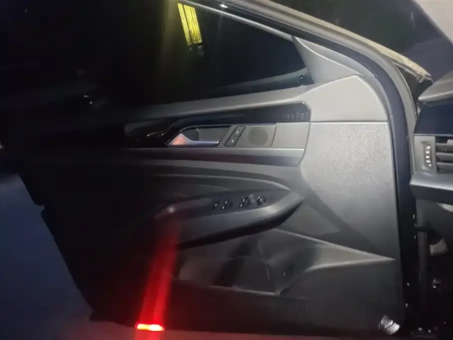 Volkswagen Passat — фото 6