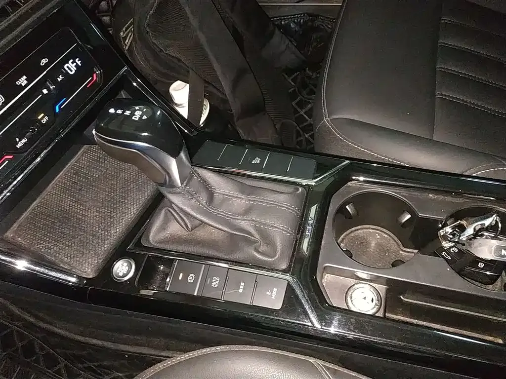 Volkswagen Passat New Energy 2023 из CN, фото 10