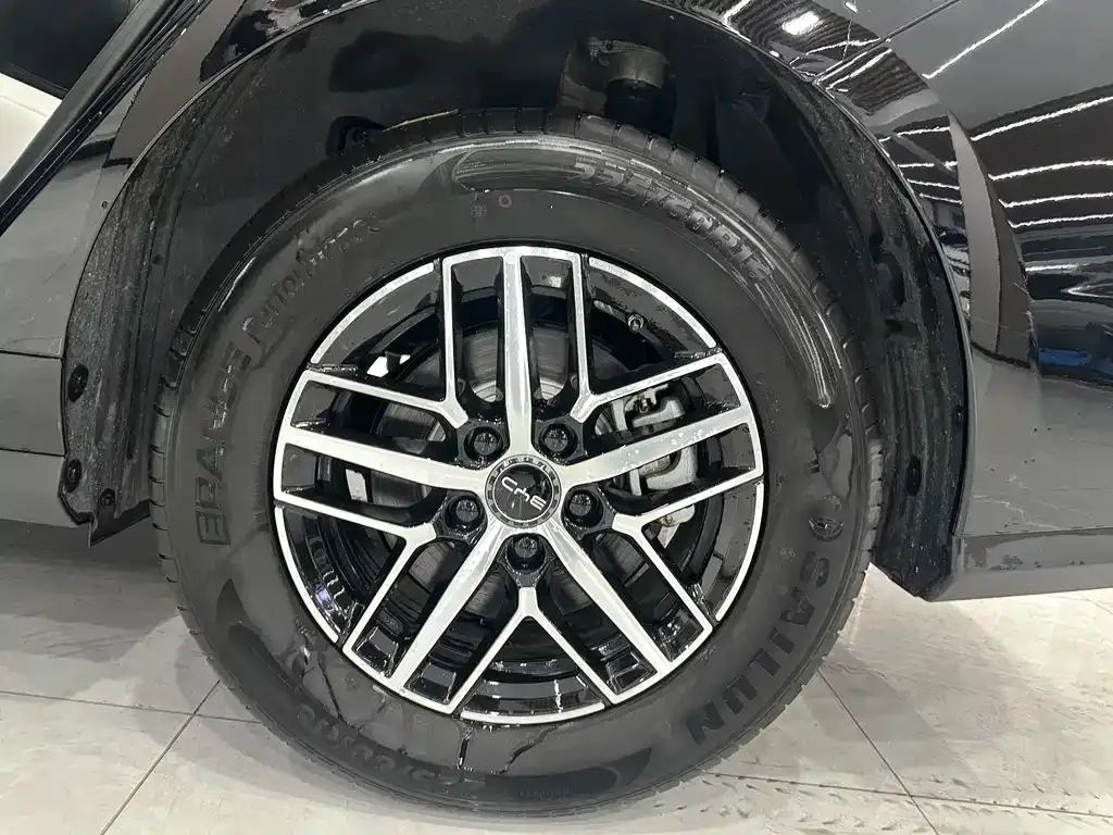 BYD Seal 05 DM-i — фото 9