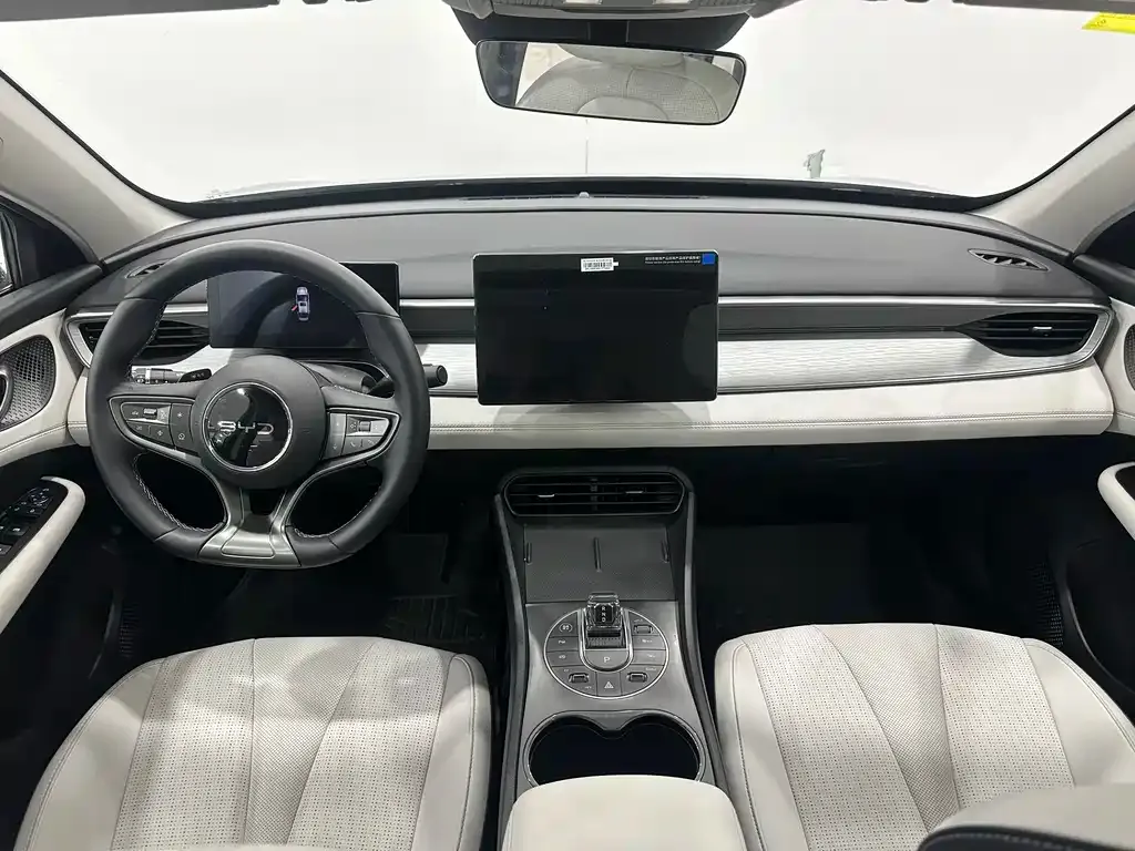 BYD Seal 05 DM-i — фото 8