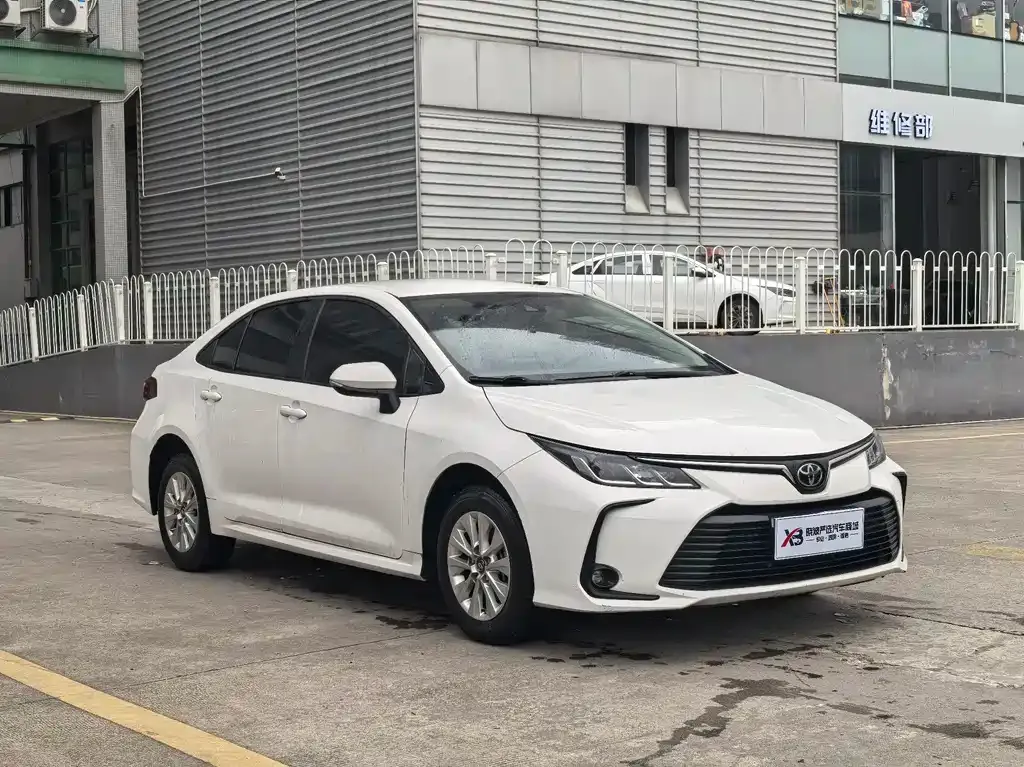 Toyota Corolla — фото 9
