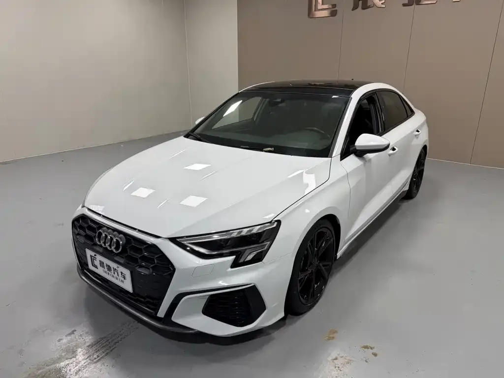 Audi A3 — фото 1