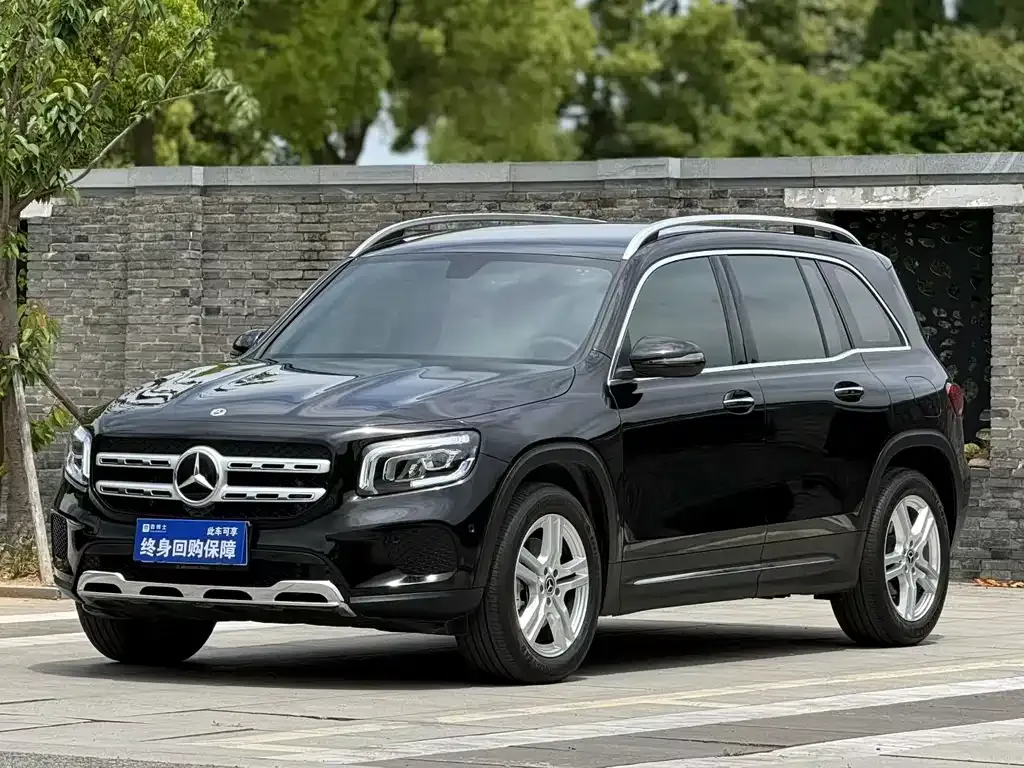 Mercedes-Benz GLB — фото 1