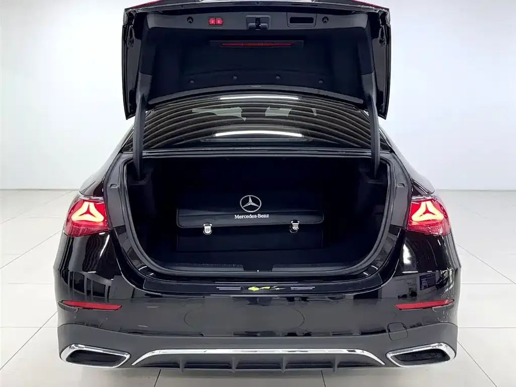 Mercedes-Benz E-Class — фото 10