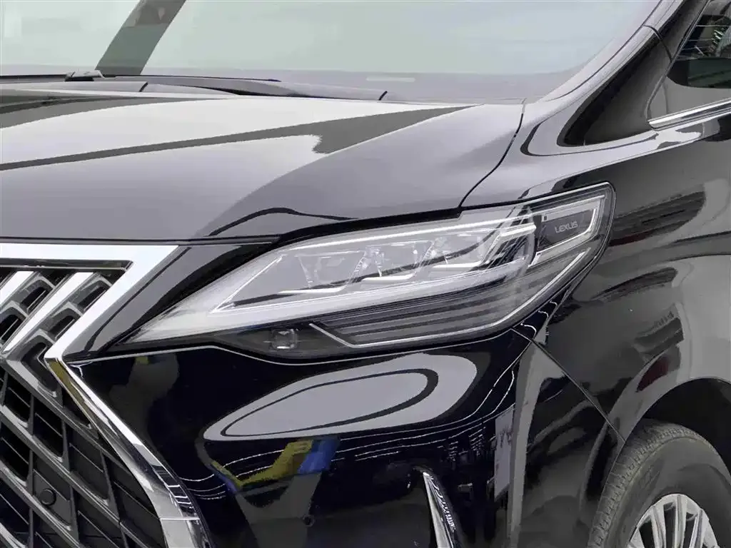 Lexus LM — фото 4