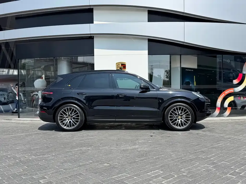 Porsche Cayenne — фото 7