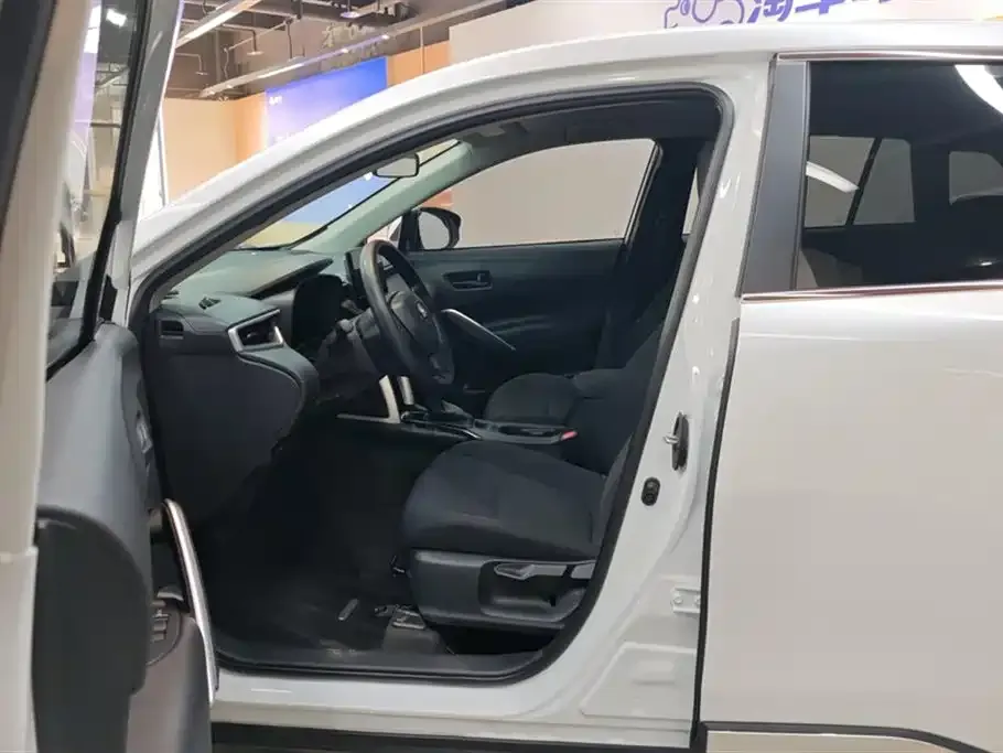 Toyota Corolla Cross — фото 3