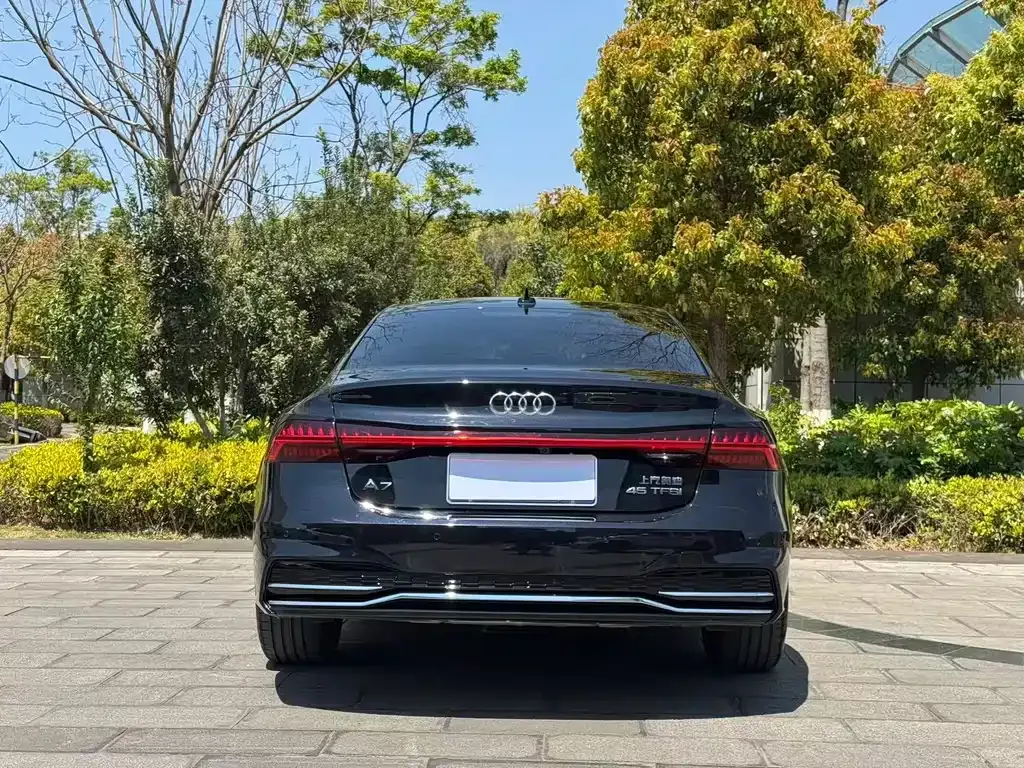 Audi A7L — фото 5