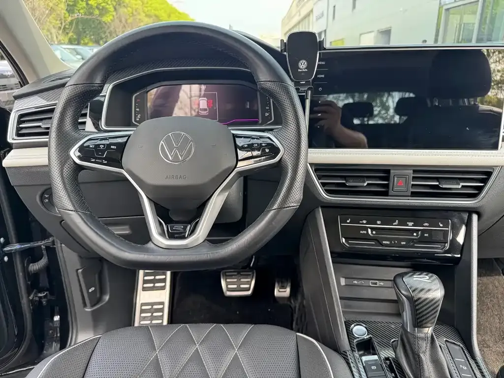 Volkswagen Tiguan L — фото 3