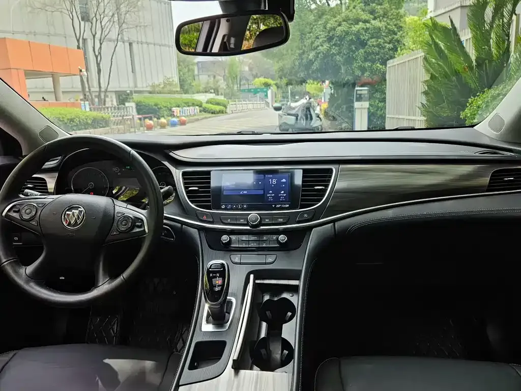 Buick LaCrosse 2023 из CN, фото 2
