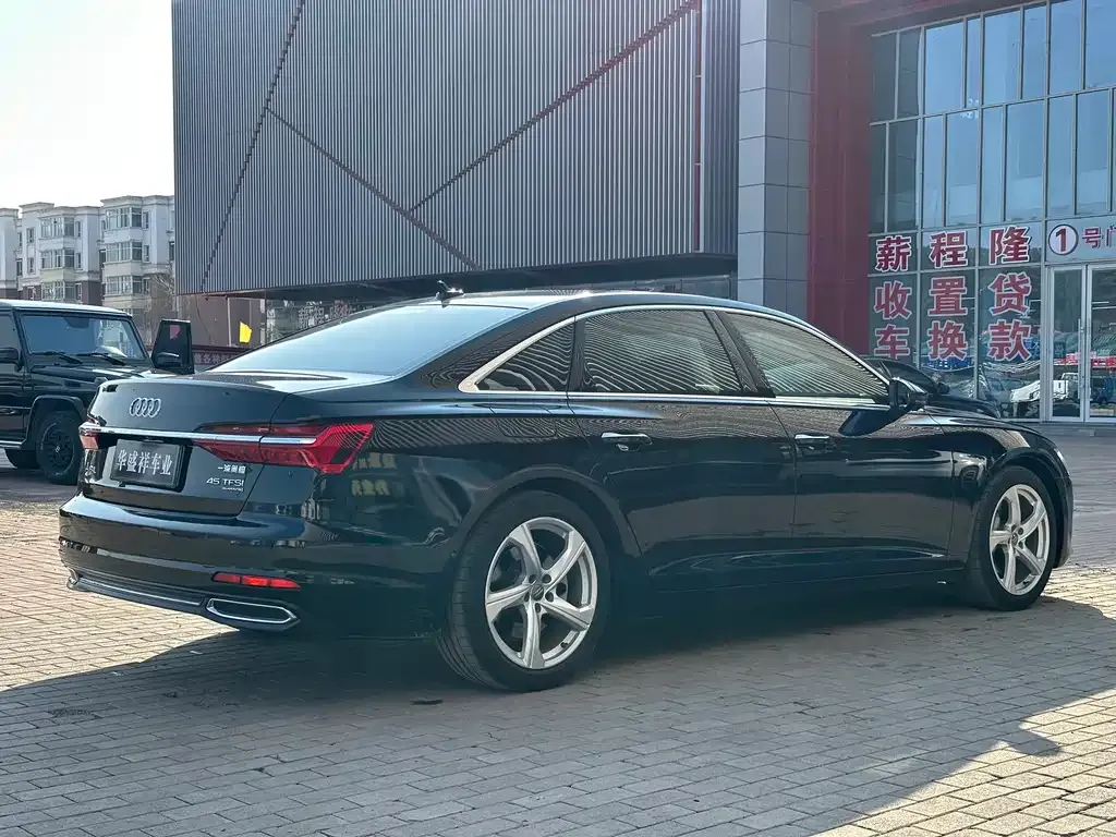 Audi A6L — фото 2