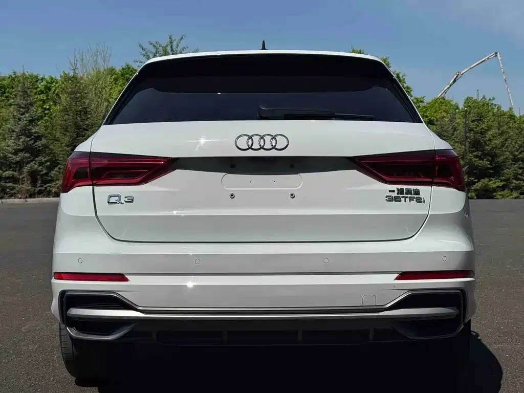 Audi Q3 — фото 9