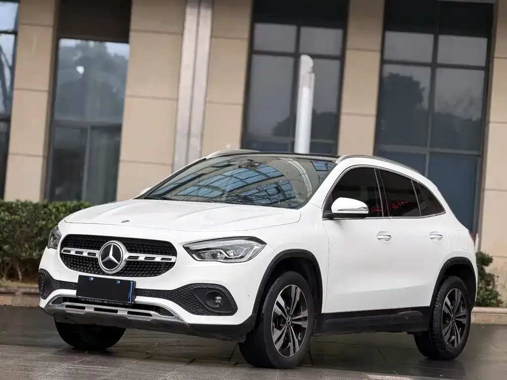 Mercedes-Benz GLA — фото 1