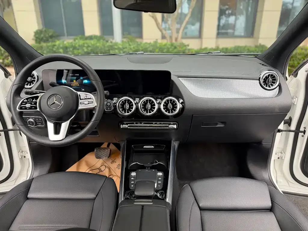 Mercedes-Benz GLA — фото 10