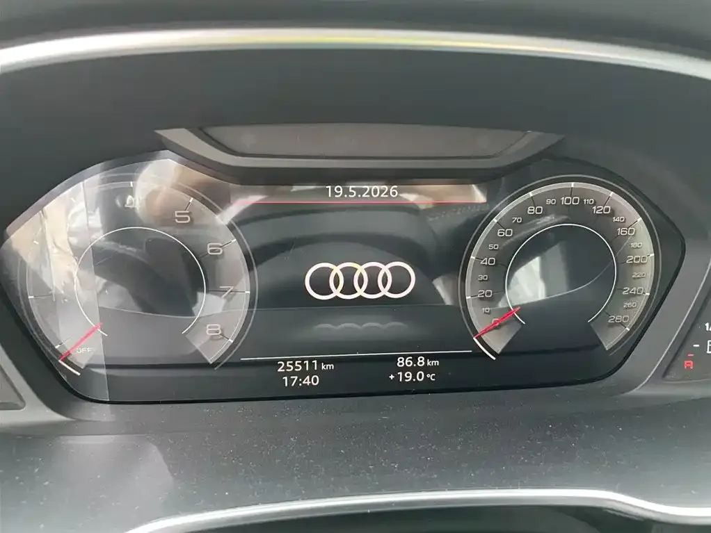 Audi Q3 — фото 9