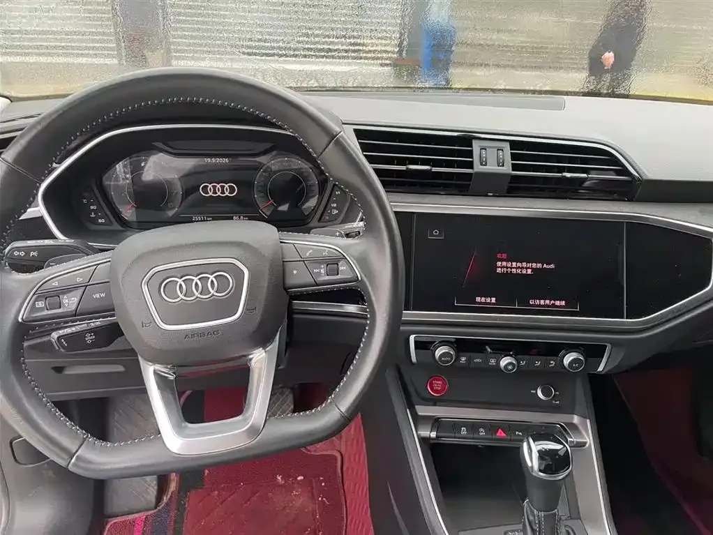 Audi Q3 — фото 10