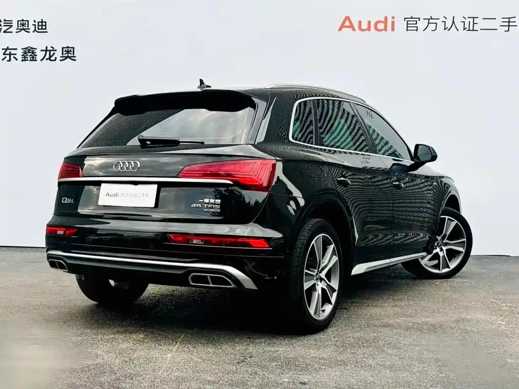 Audi Q5L — фото 5