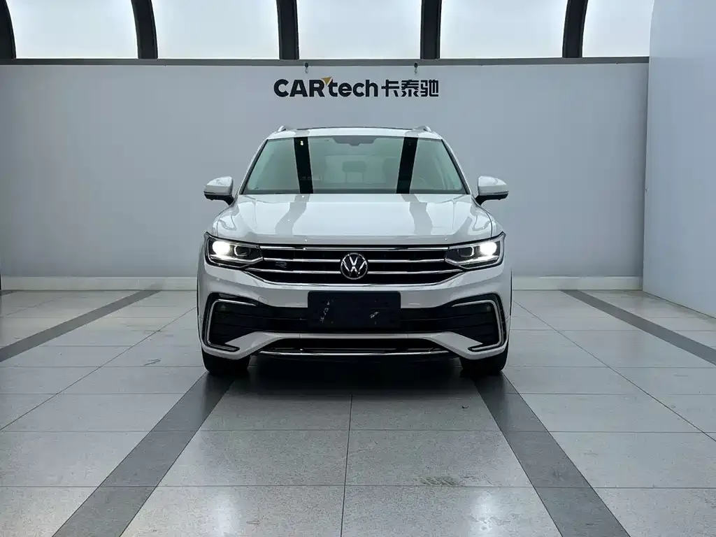 Volkswagen Tiguan L — фото 3