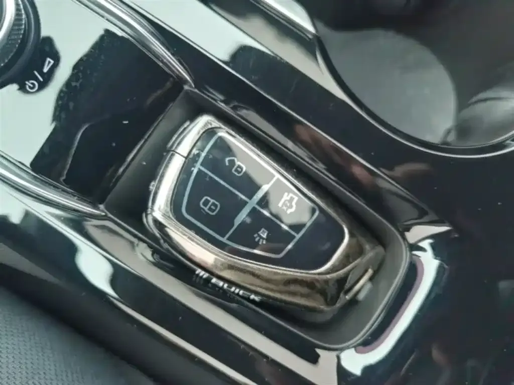 Buick Envision Plus — фото 3