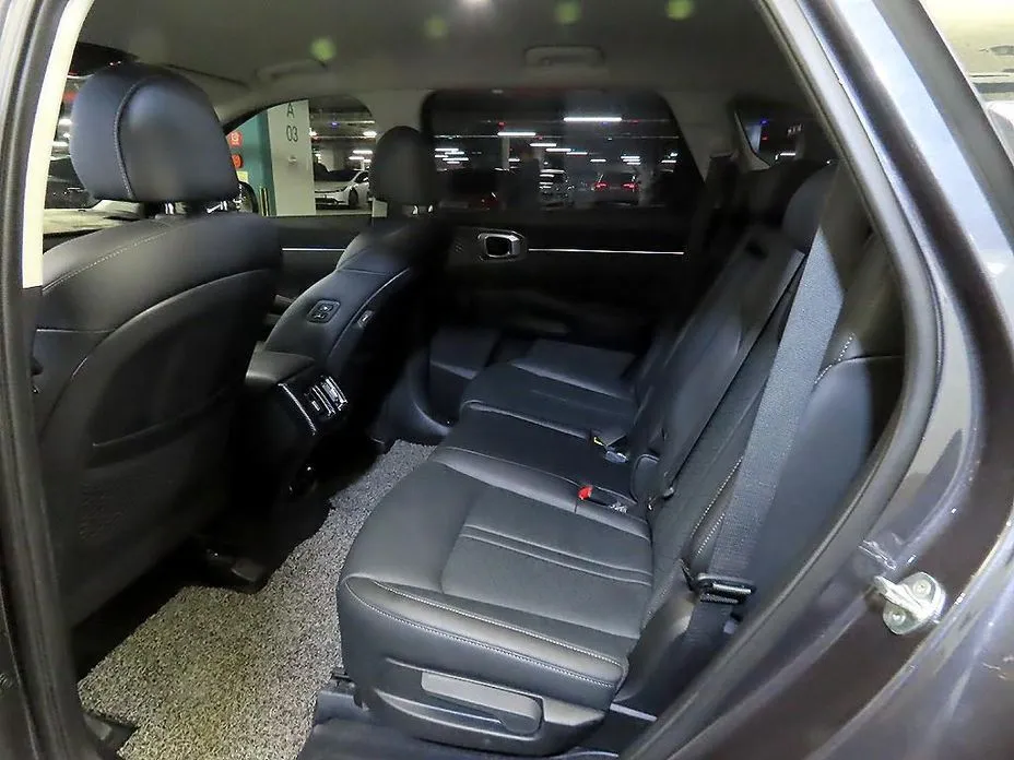 Kia Sorento — фото 10