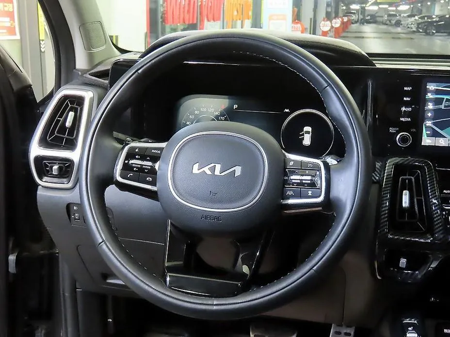 Kia Sorento — фото 7