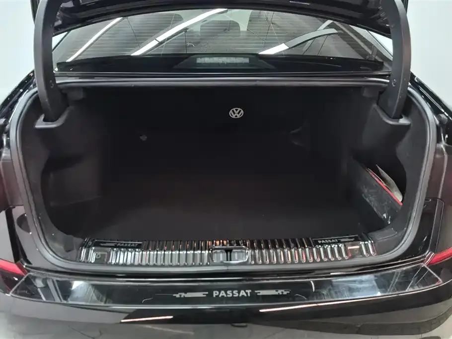 Volkswagen Passat — фото 9