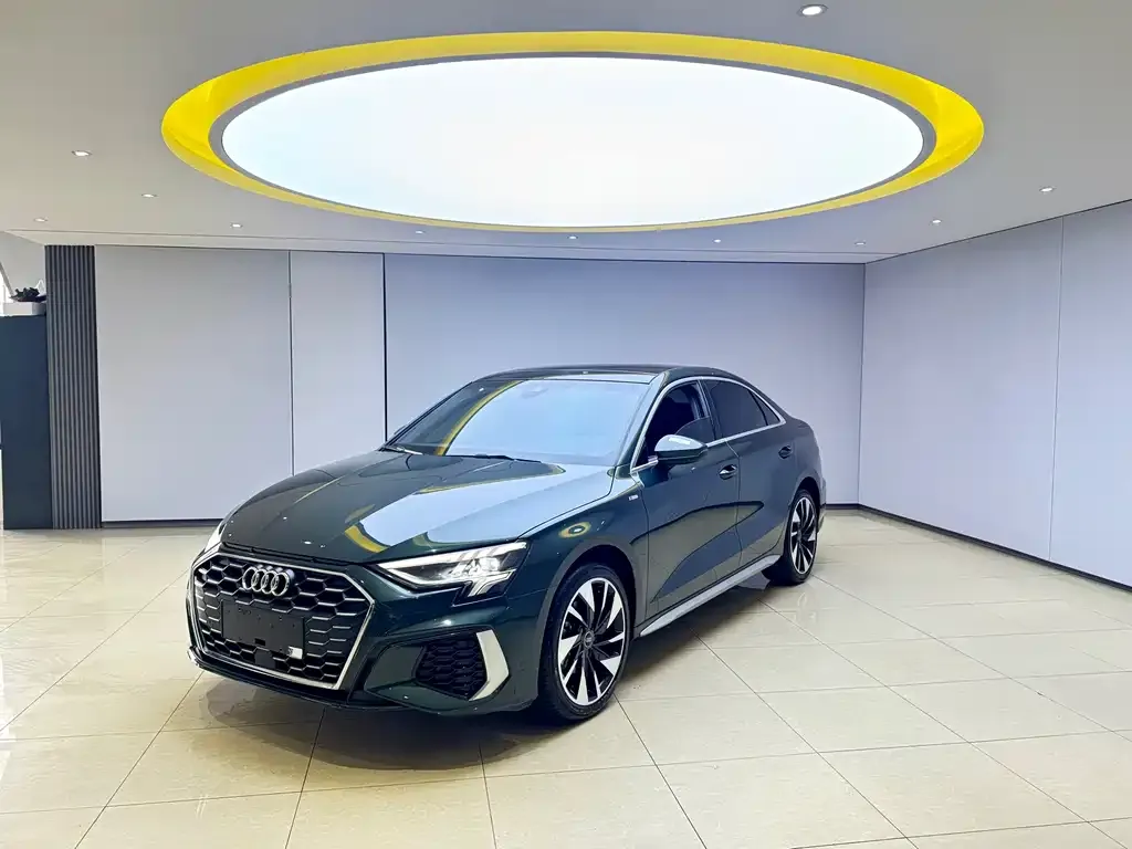 Audi A3 — фото 1