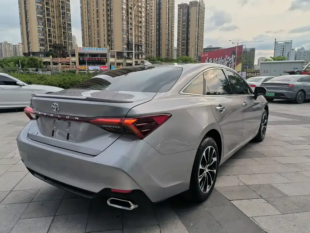 Toyota Avalon — фото 10