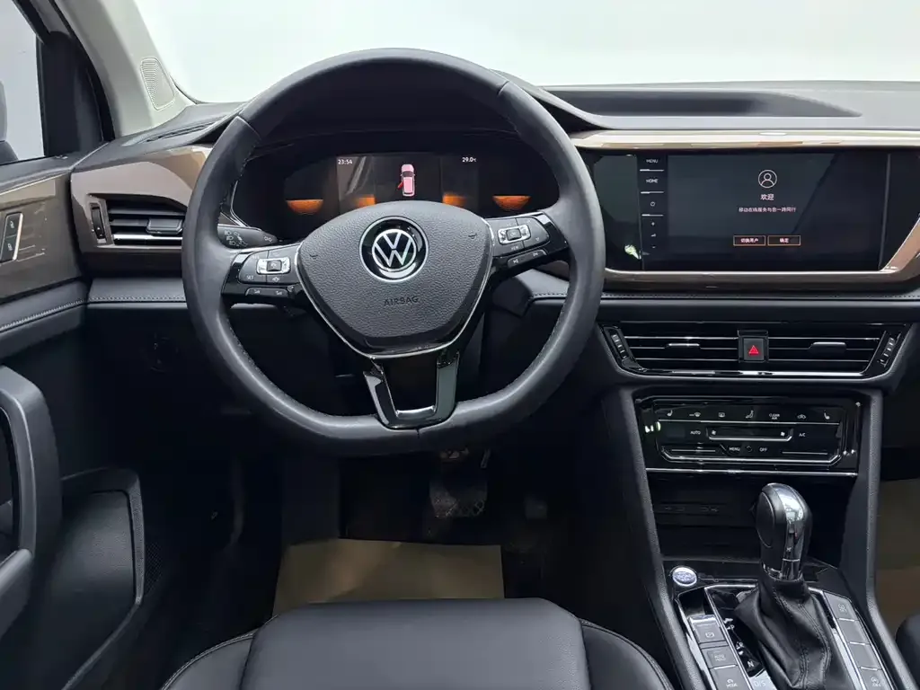 Volkswagen Tharu — фото 7