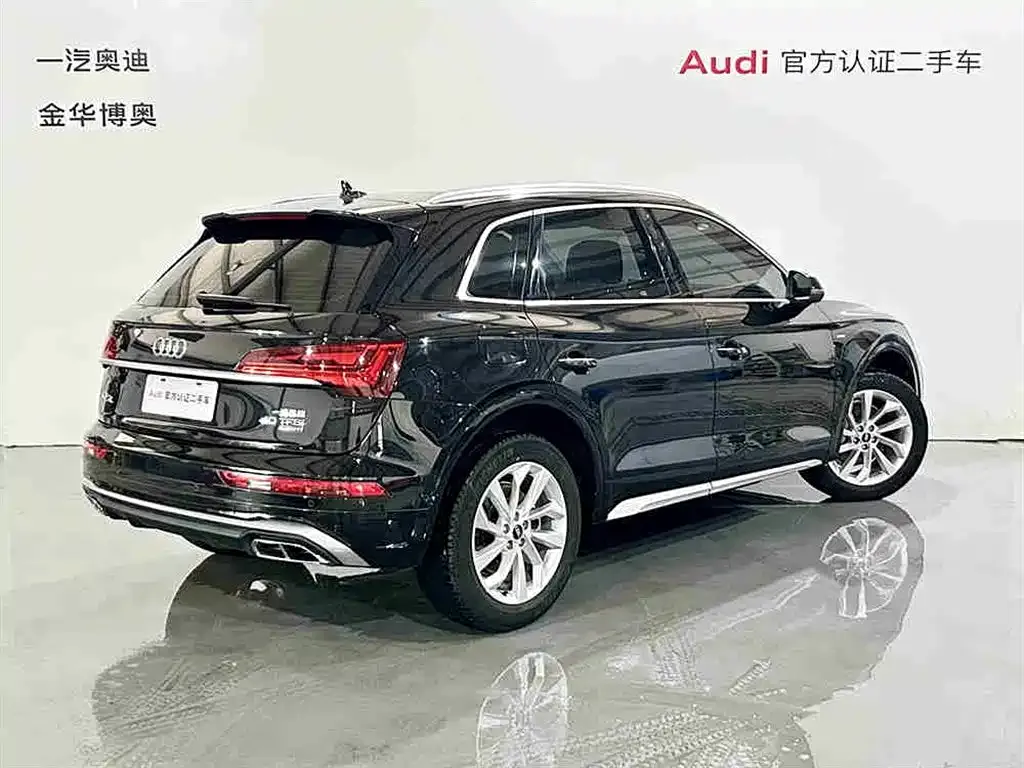 Audi Q5L — фото 5
