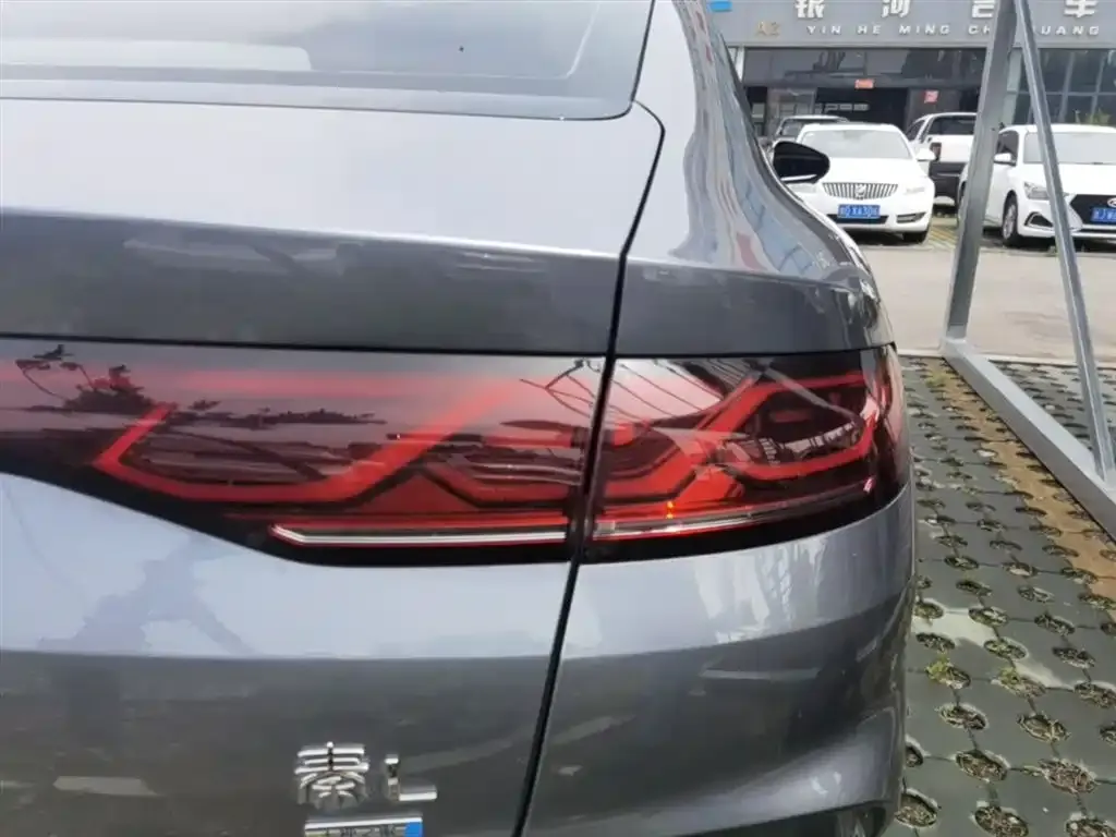 BYD Qin L — фото 9