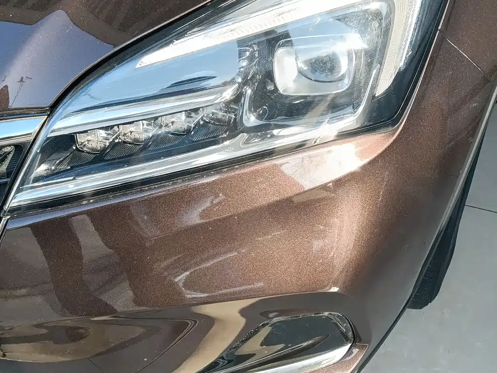Buick Envision Plus — фото 9