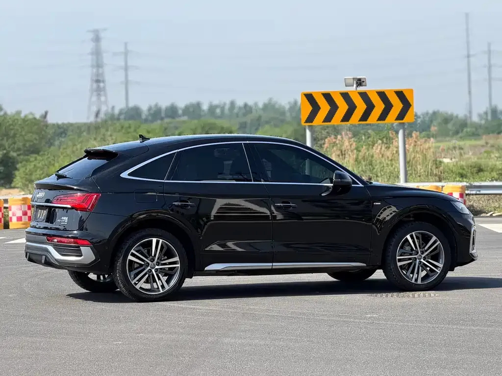 Audi Q5L Sportback 2021 из CN, фото 5