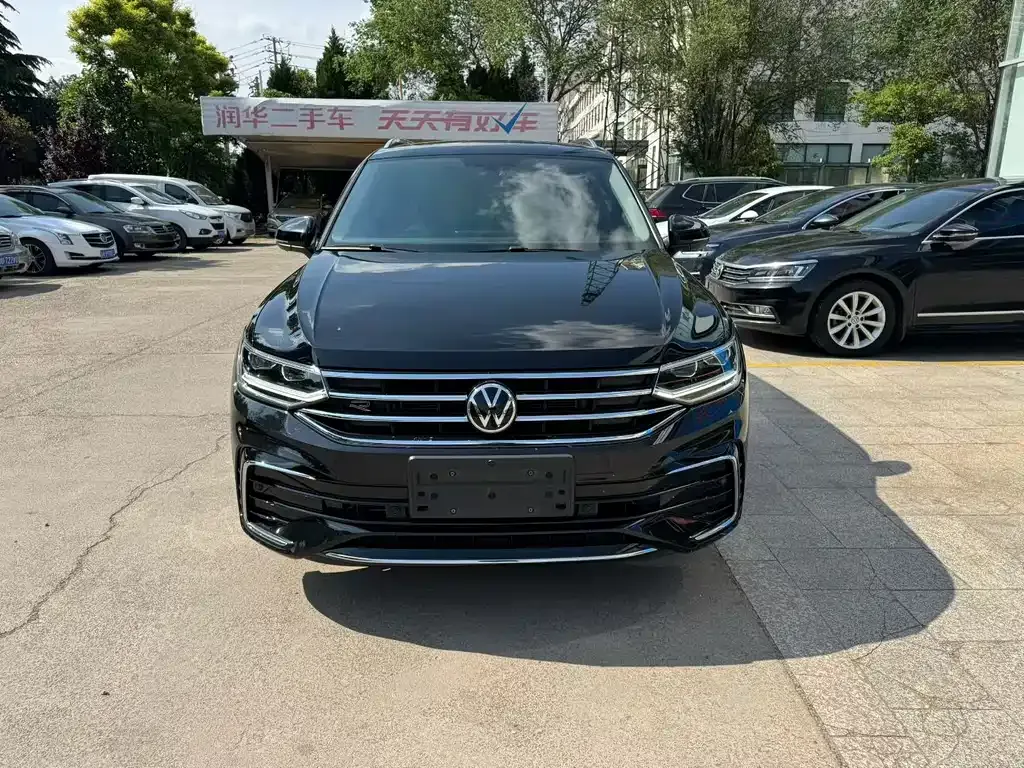 Volkswagen Tiguan L — фото 8