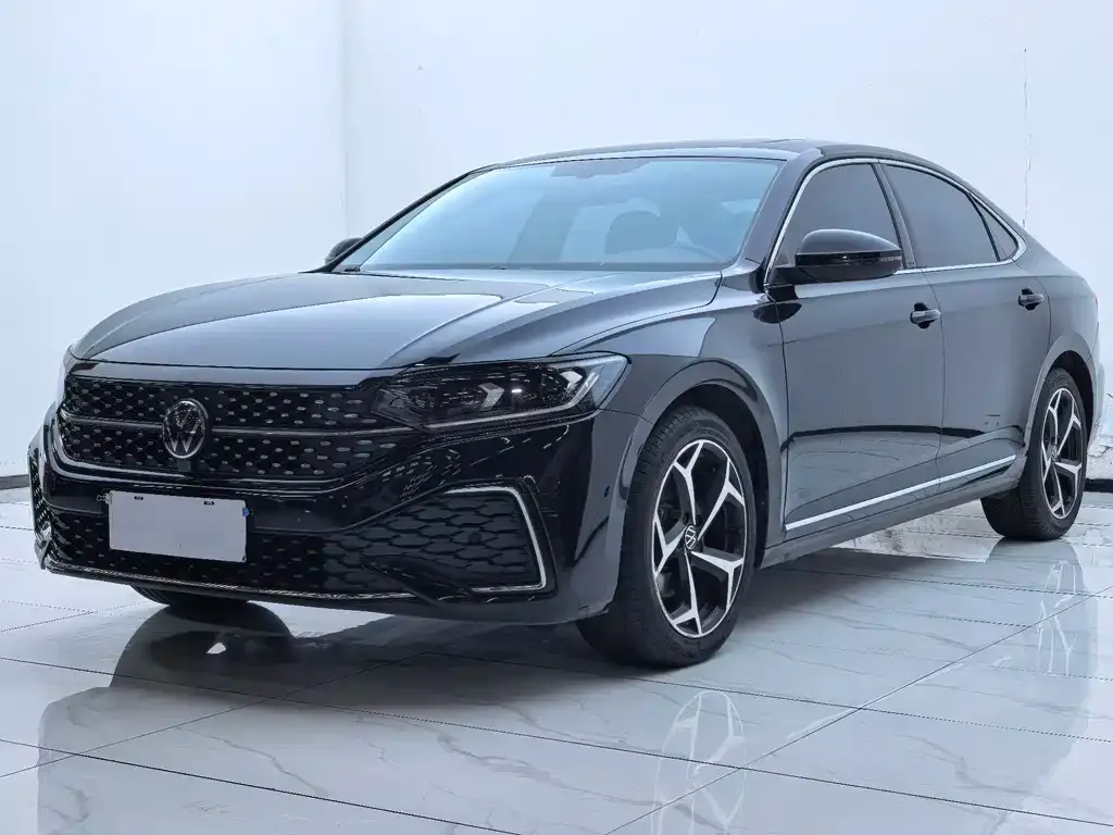 Volkswagen Passat — фото 1