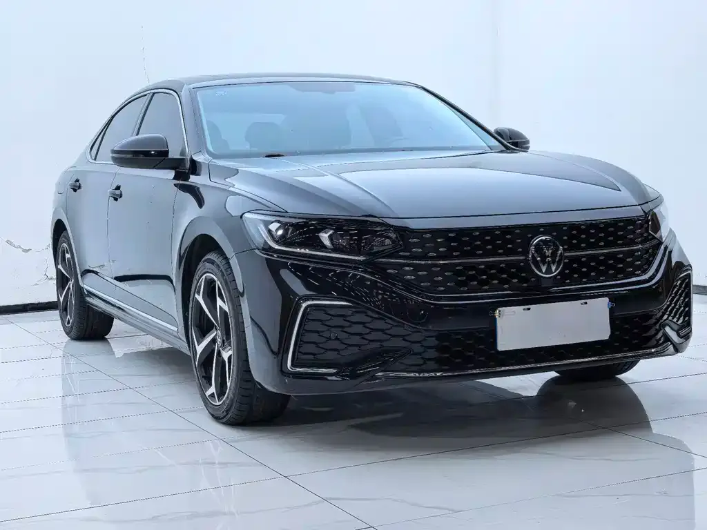 Volkswagen Passat — фото 8