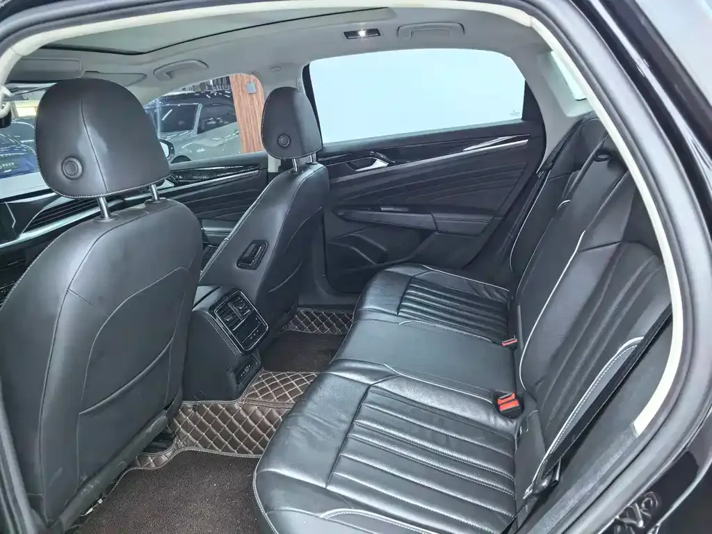 Volkswagen Passat — фото 2