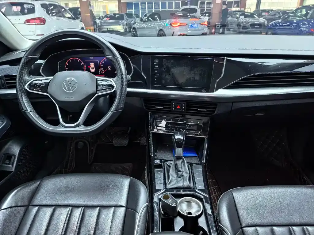 Volkswagen Passat — фото 7