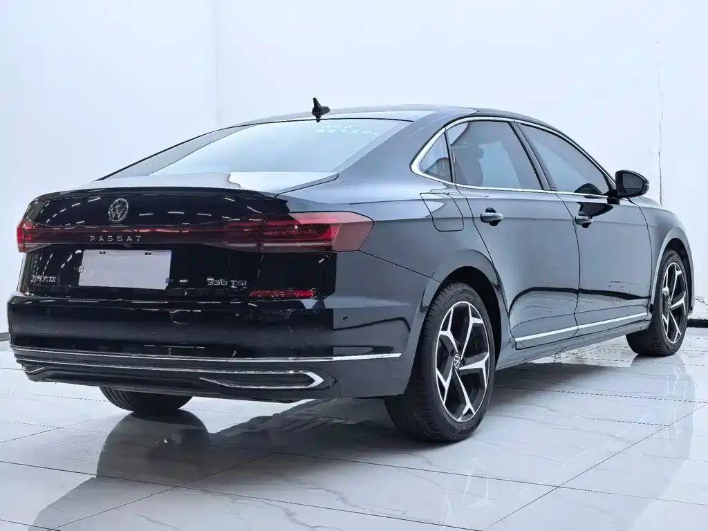 Volkswagen Passat — фото 5