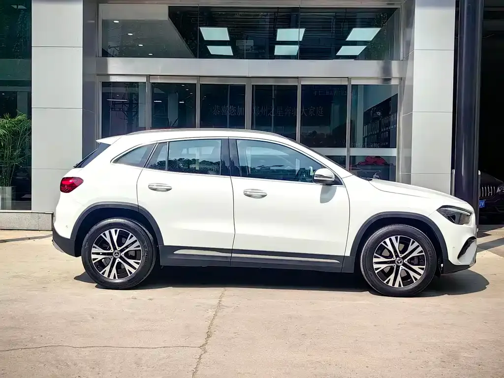 Mercedes-Benz GLA — фото 10