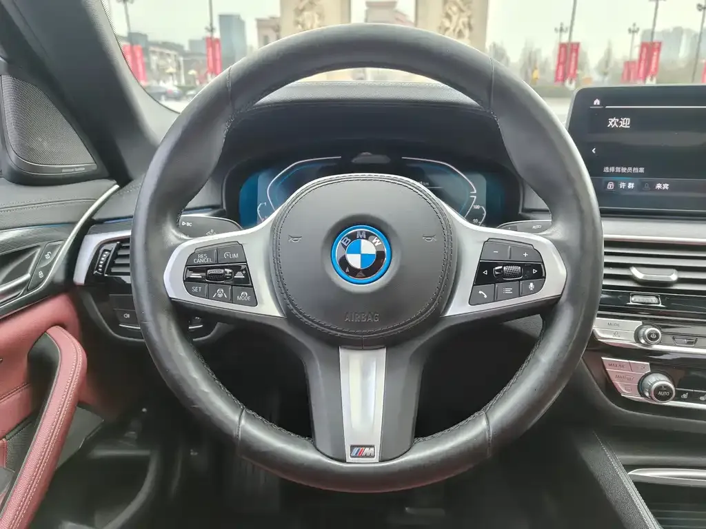 BMW 5 Series New Energy — фото 2